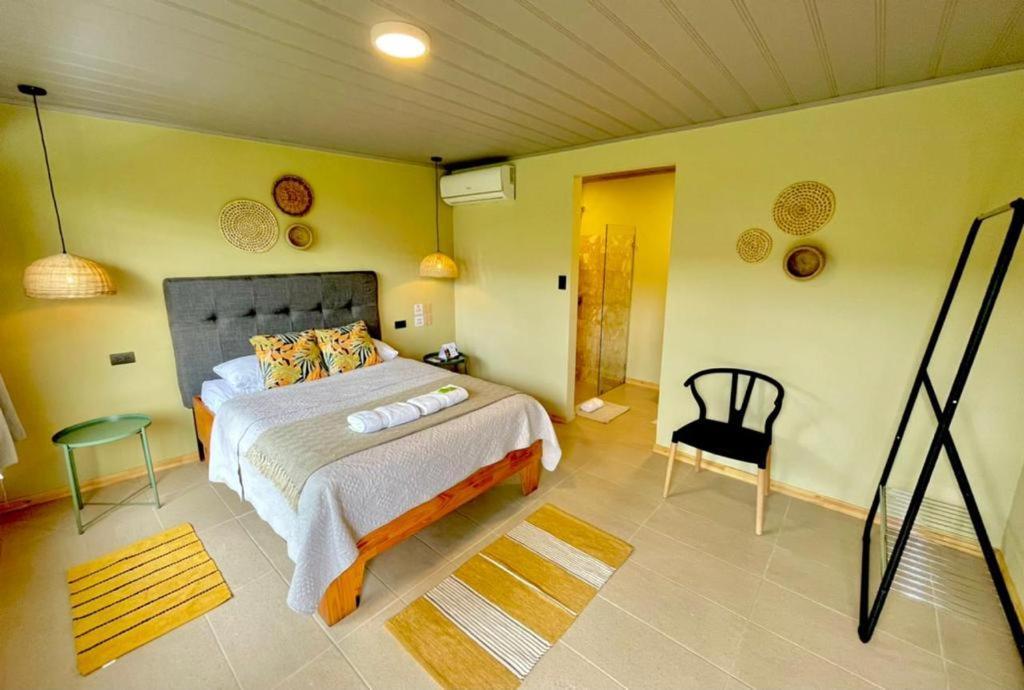 Hotel Y Cabinas Del Tropico Guápiles Buitenkant foto