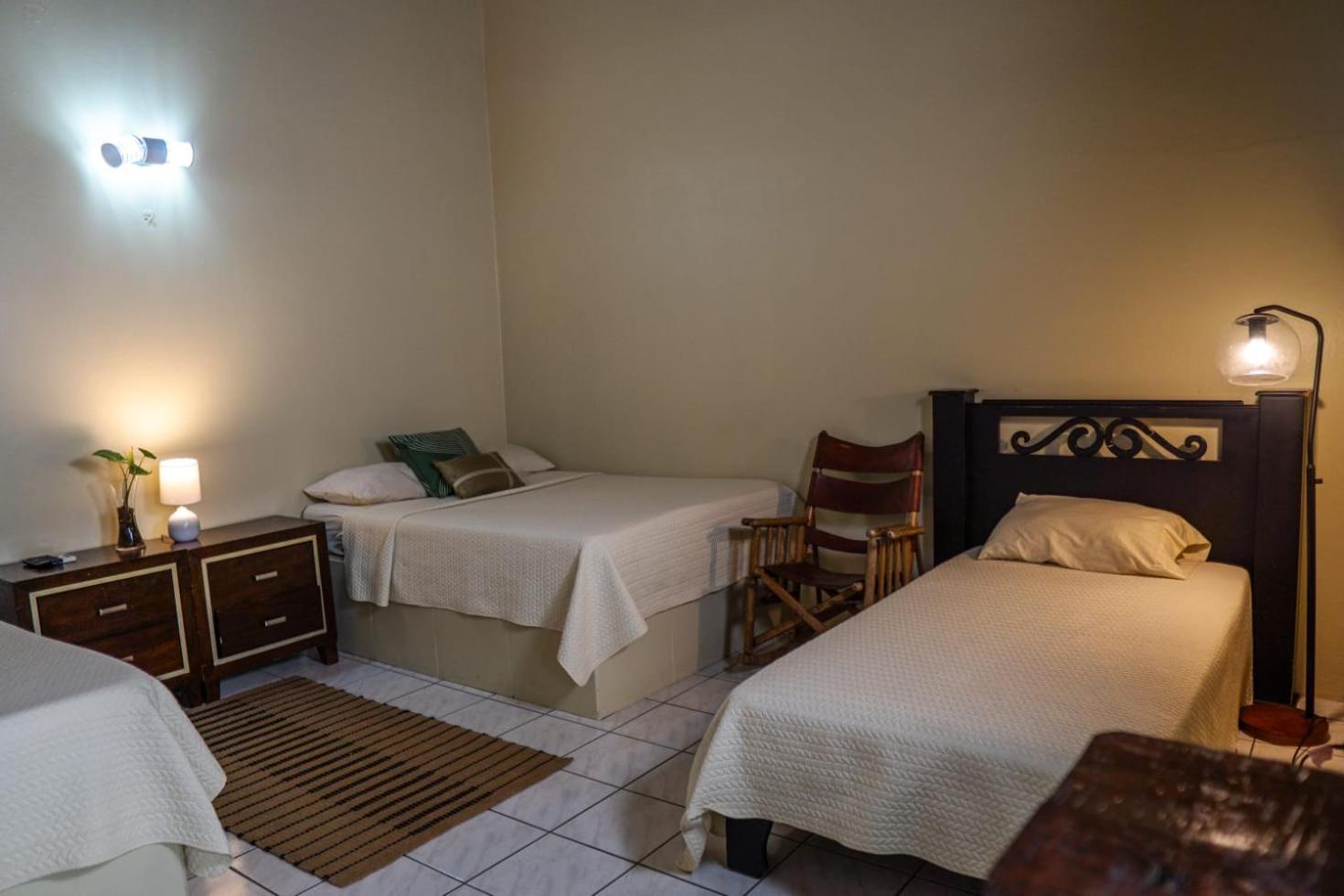 Hotel Y Cabinas Del Tropico Guápiles Buitenkant foto