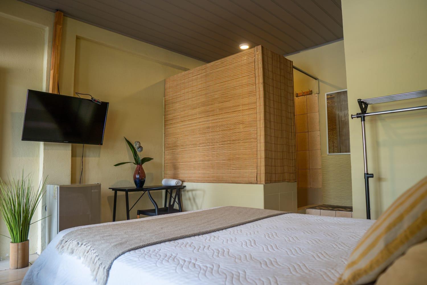 Hotel Y Cabinas Del Tropico Guápiles Buitenkant foto