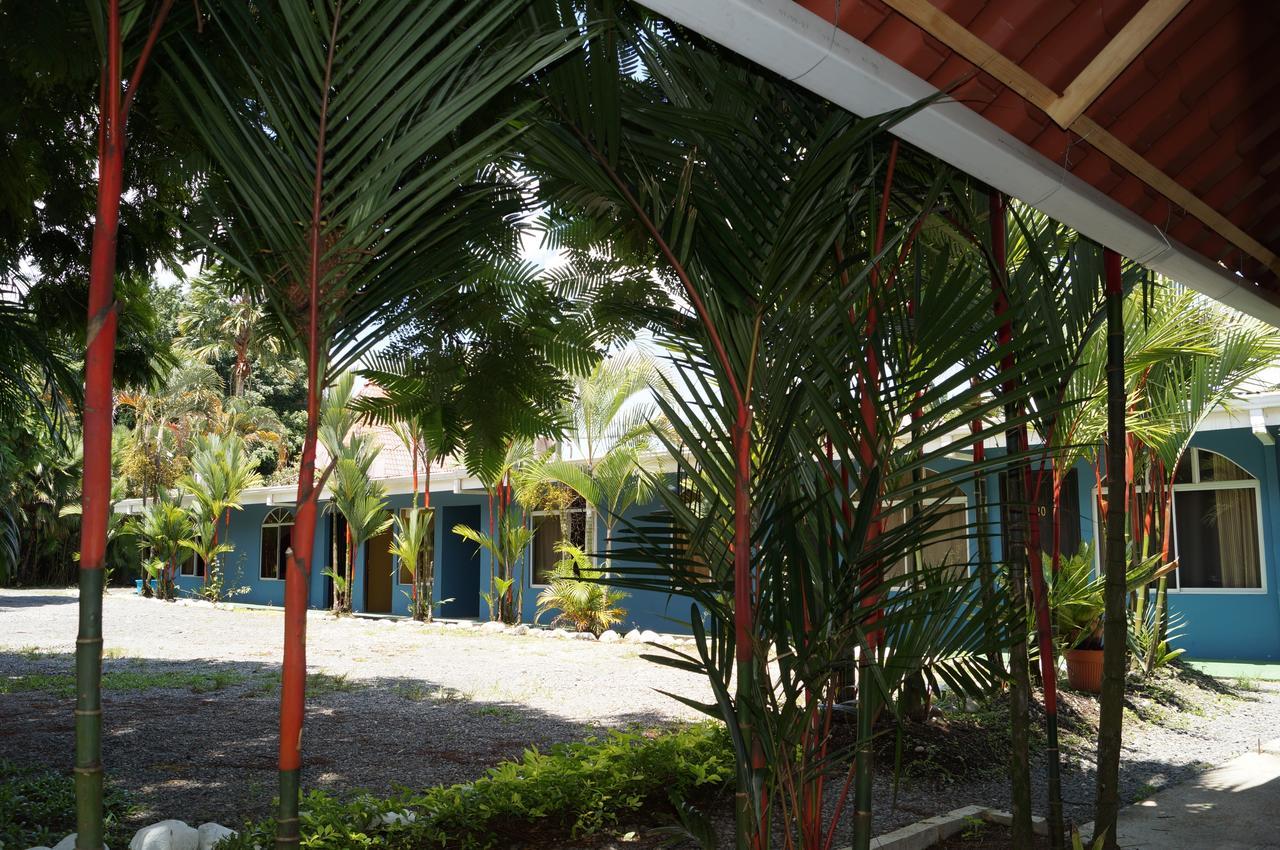 Hotel Y Cabinas Del Tropico Guápiles Buitenkant foto